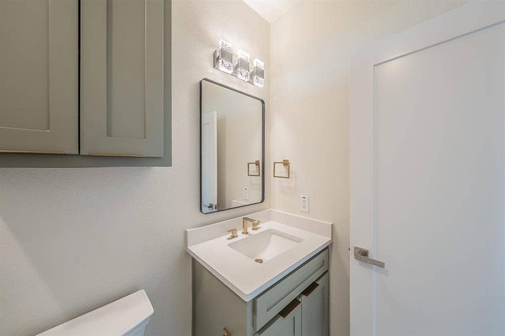 1019 Newby Avenue, Bridgeport, TX 76426