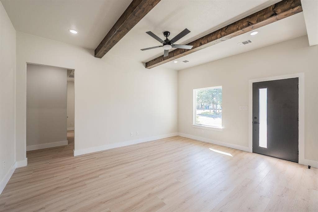 1019 Newby Avenue, Bridgeport, TX 76426