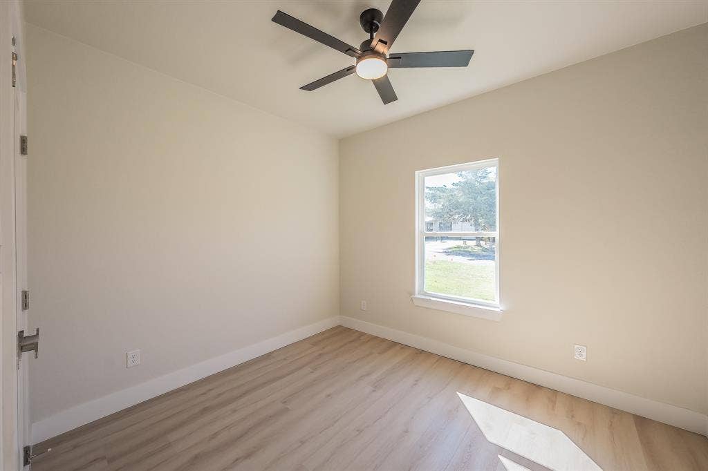 1019 Newby Avenue, Bridgeport, TX 76426