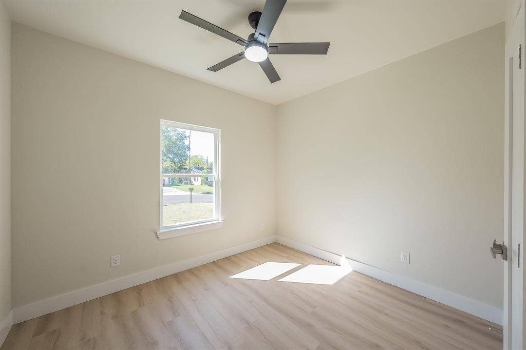 1019 Newby Avenue, Bridgeport, TX 76426