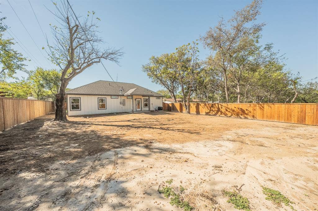 1019 Newby Avenue, Bridgeport, TX 76426