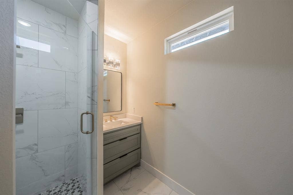 1019 Newby Avenue, Bridgeport, TX 76426