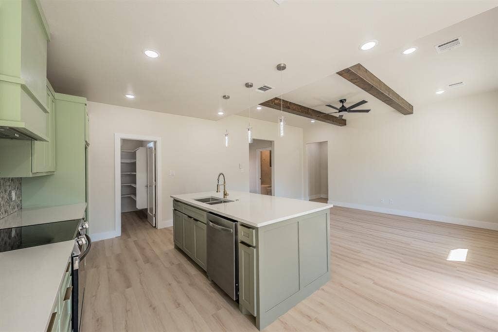 1019 Newby Avenue, Bridgeport, TX 76426