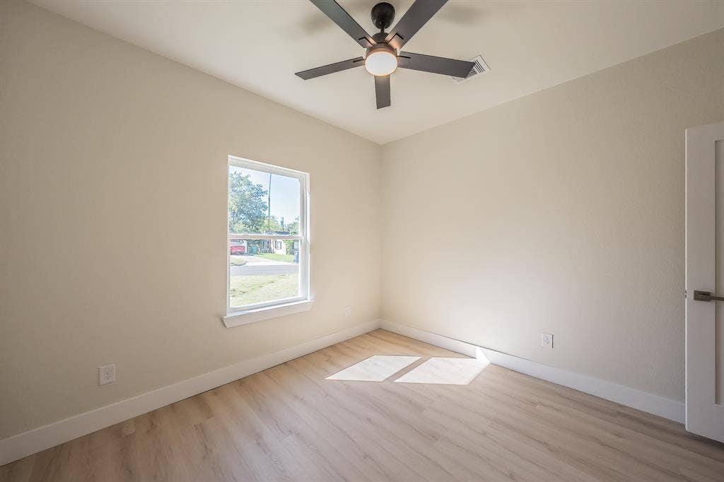 1019 Newby Avenue, Bridgeport, TX 76426