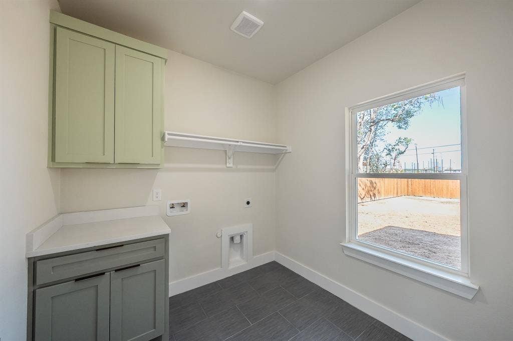 1019 Newby Avenue, Bridgeport, TX 76426