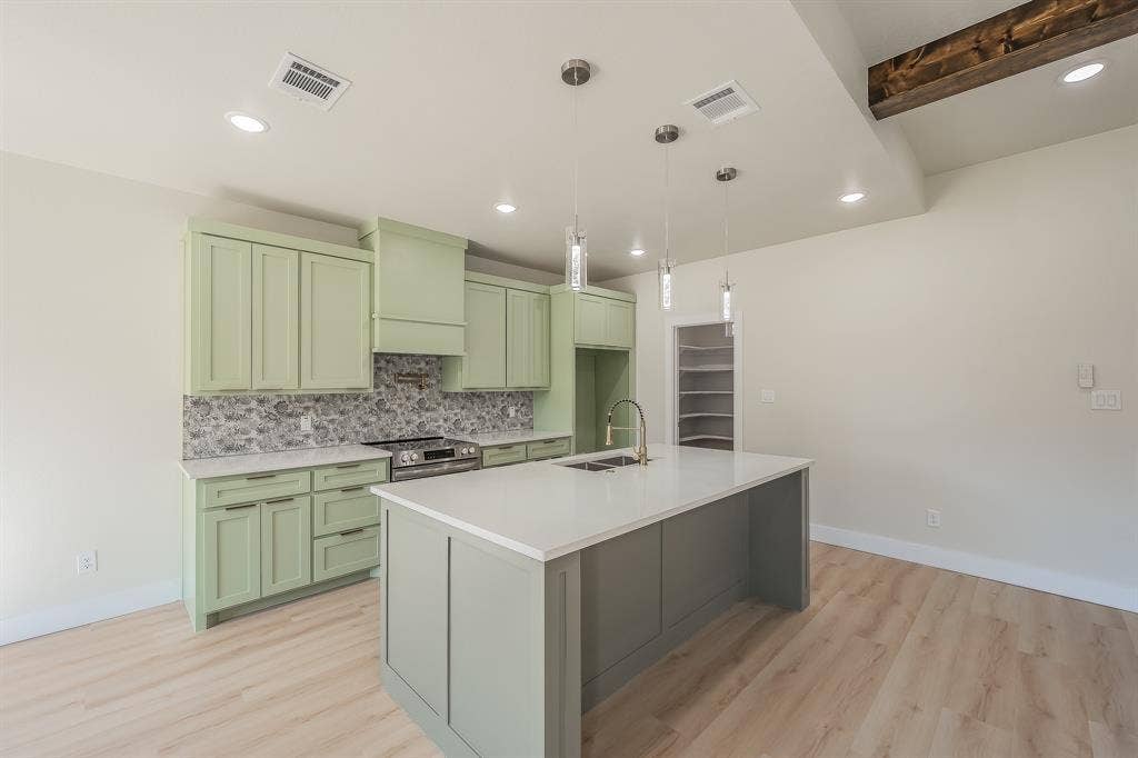 1019 Newby Avenue, Bridgeport, TX 76426