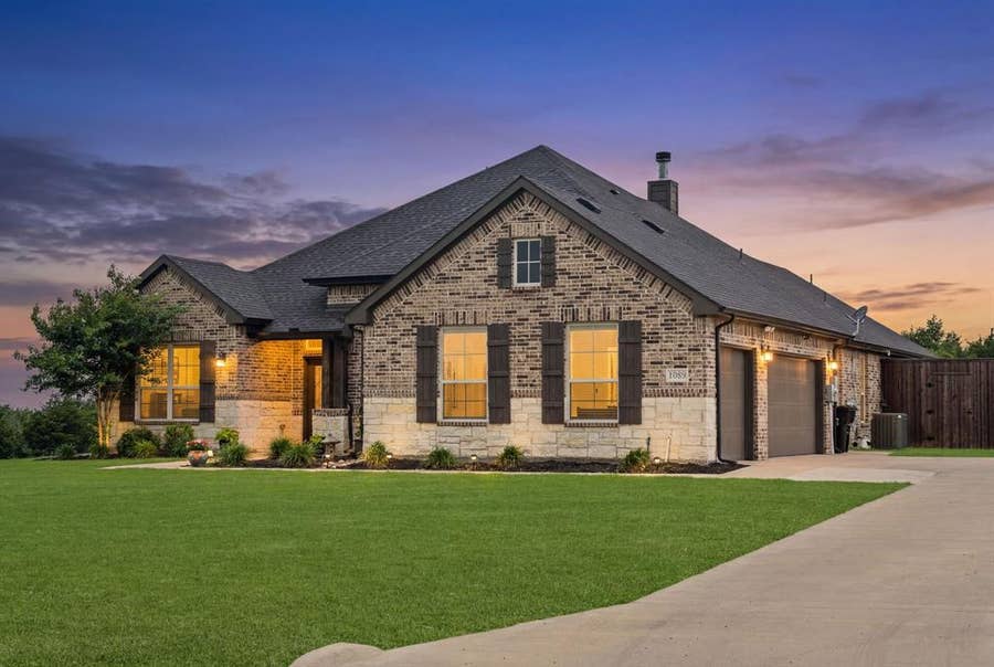 Property photo for 1089 Emilia Drive, Farmersville, TX