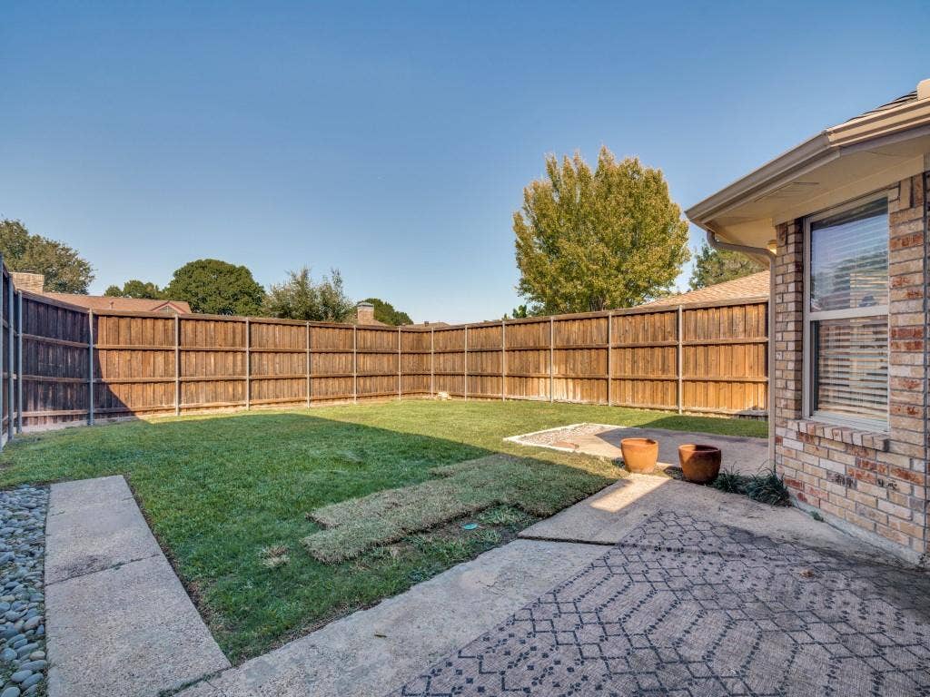 1811 Centenary Drive, Richardson, TX 75081 1811 Centenary Drive, Richardson, TX 75081