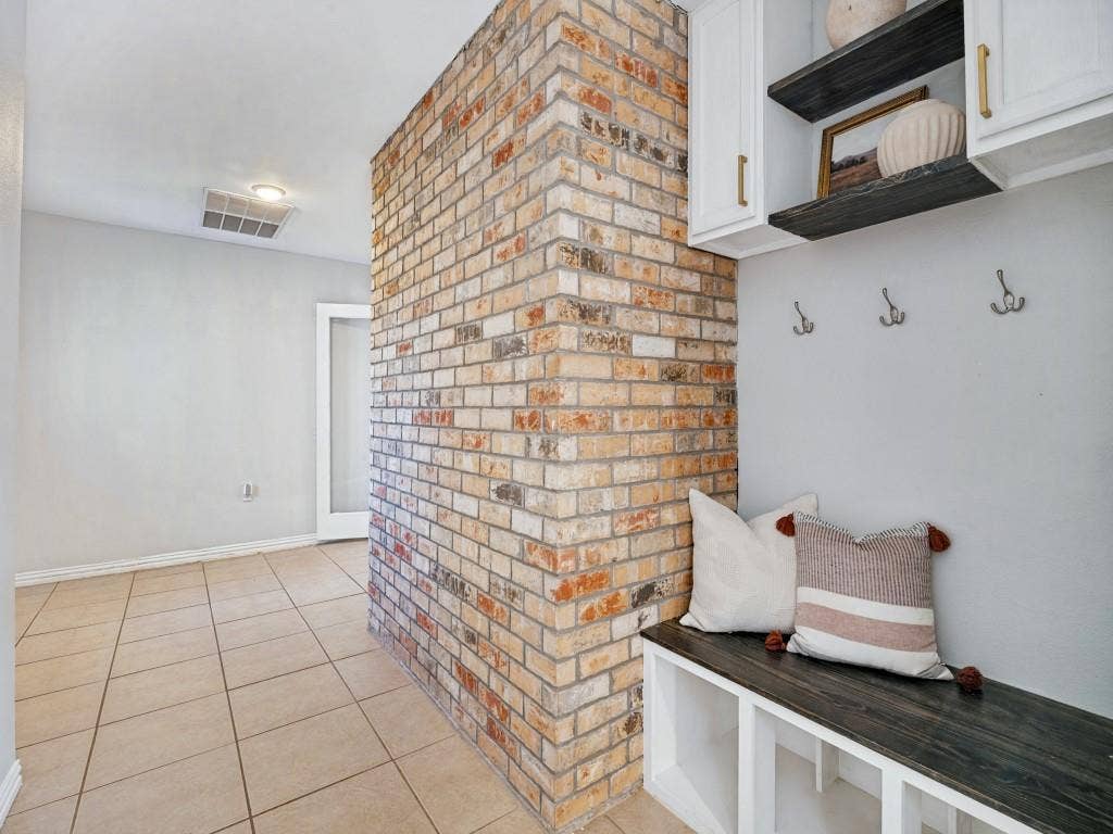 1811 Centenary Drive, Richardson, TX 75081 1811 Centenary Drive, Richardson, TX 75081