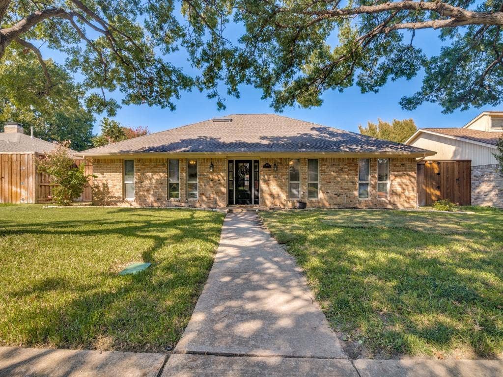 1811 Centenary Drive, Richardson, TX 75081 1811 Centenary Drive, Richardson, TX 75081