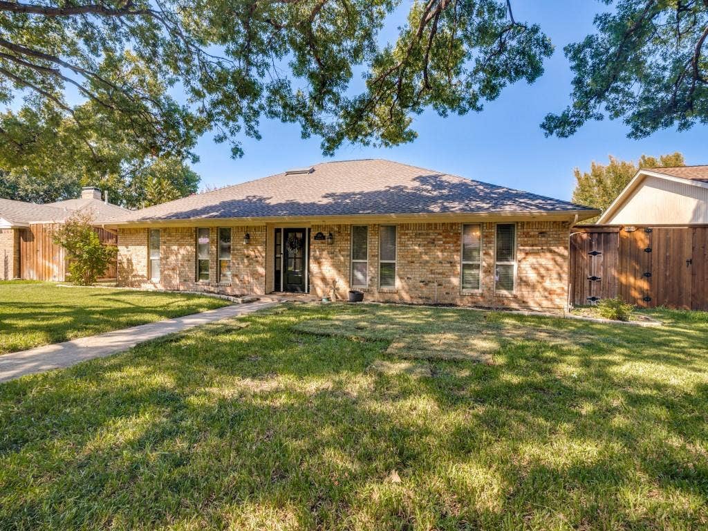 1811 Centenary Drive, Richardson, TX 75081 1811 Centenary Drive, Richardson, TX 75081