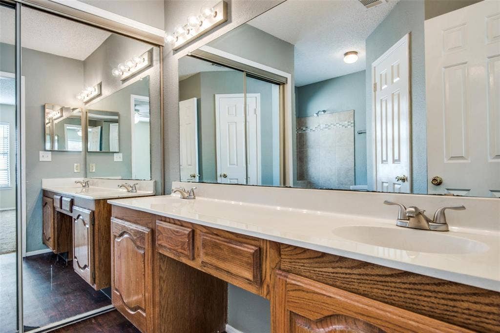 300 Canyon Lane, Irving, TX 75063 300 Canyon Lane, Irving, TX 75063