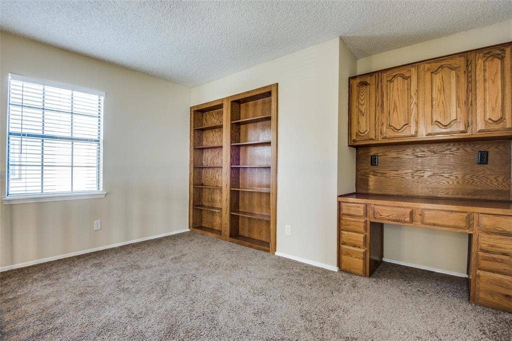 300 Canyon Lane, Irving, TX 75063 300 Canyon Lane, Irving, TX 75063