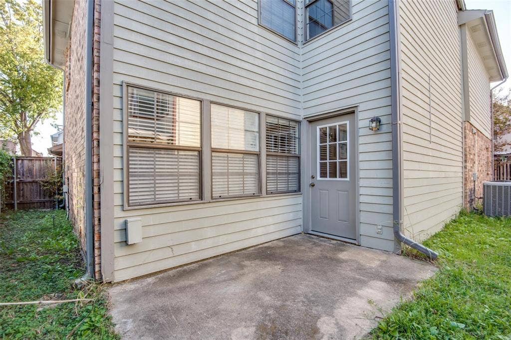 300 Canyon Lane, Irving, TX 75063 300 Canyon Lane, Irving, TX 75063