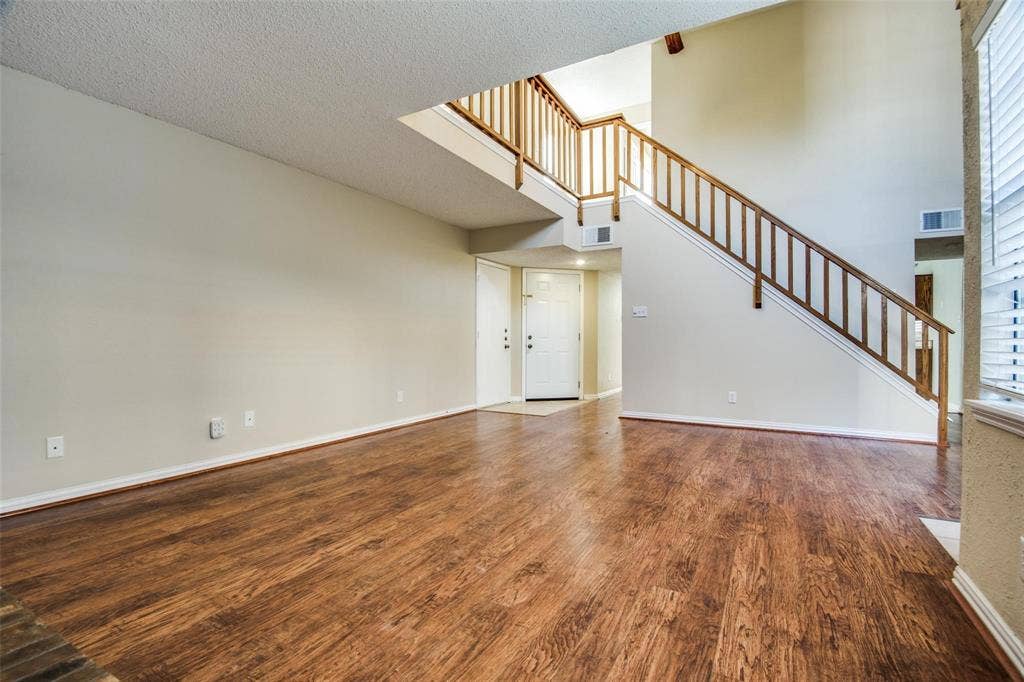 300 Canyon Lane, Irving, TX 75063 300 Canyon Lane, Irving, TX 75063