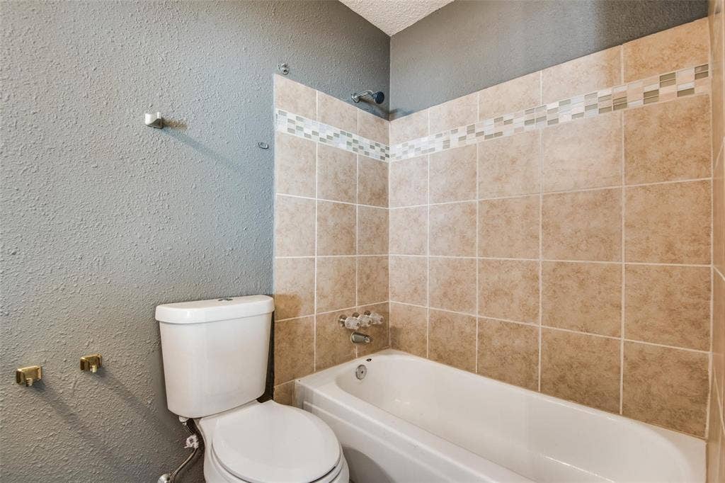 300 Canyon Lane, Irving, TX 75063 300 Canyon Lane, Irving, TX 75063
