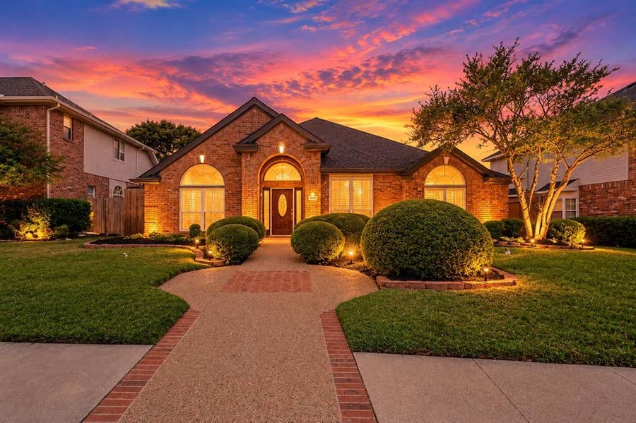 Property photo for 1621 Endicott Drive, Plano, TX