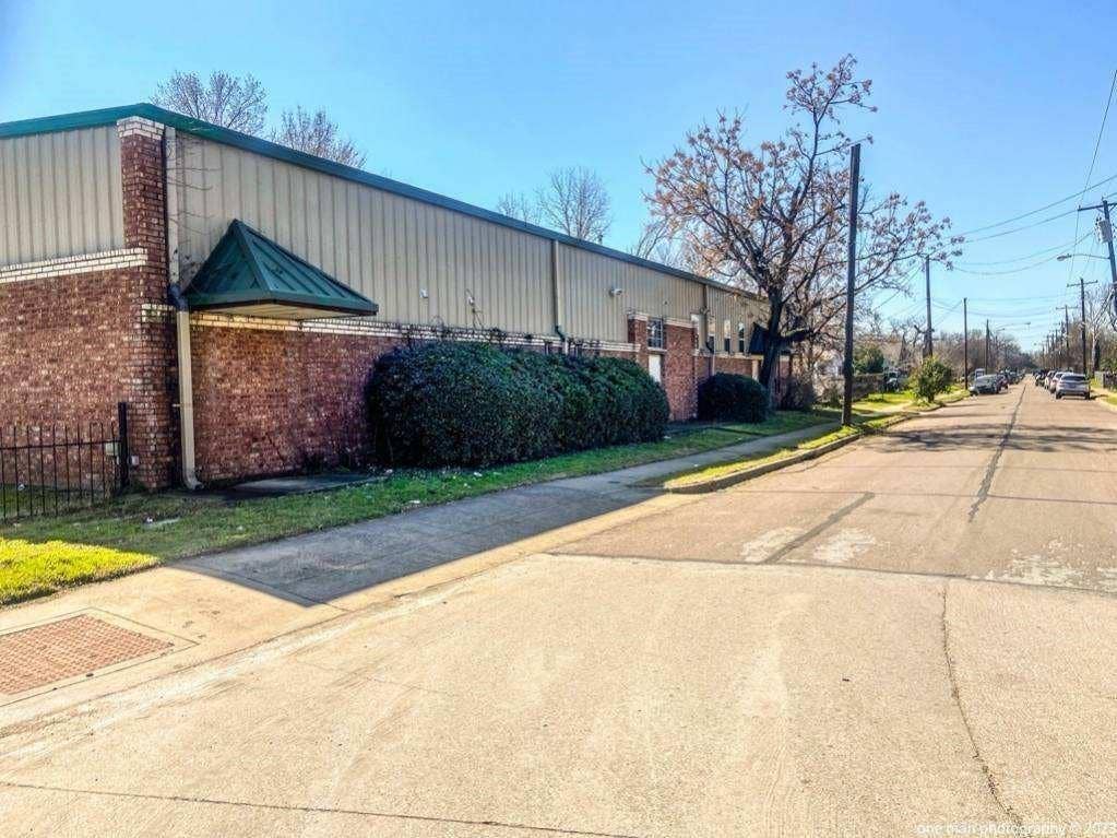 5001 Crozier Street, Dallas, TX 75215 Brick and metal siding exterior with a green awning, Side street parking