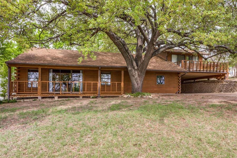 Property photo for 1114 Spur Trail, Granbury, TX