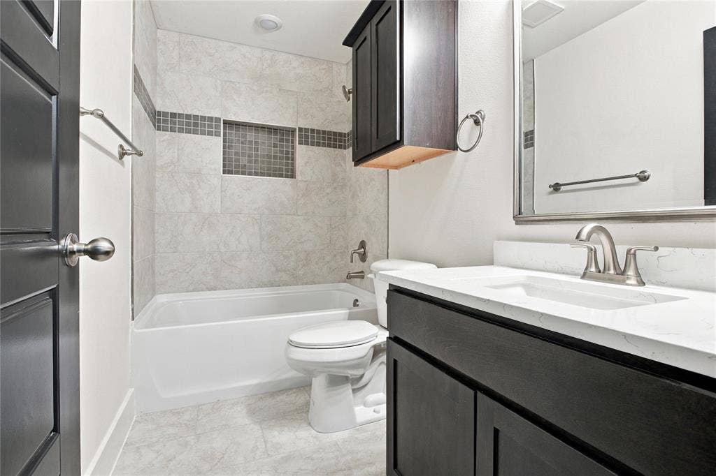 4215 Hummingbird Drive, Sherman, TX 75092
