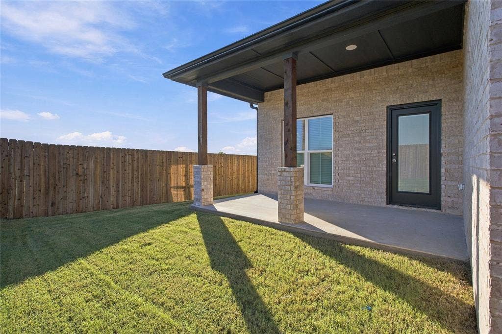 4215 Hummingbird Drive, Sherman, TX 75092