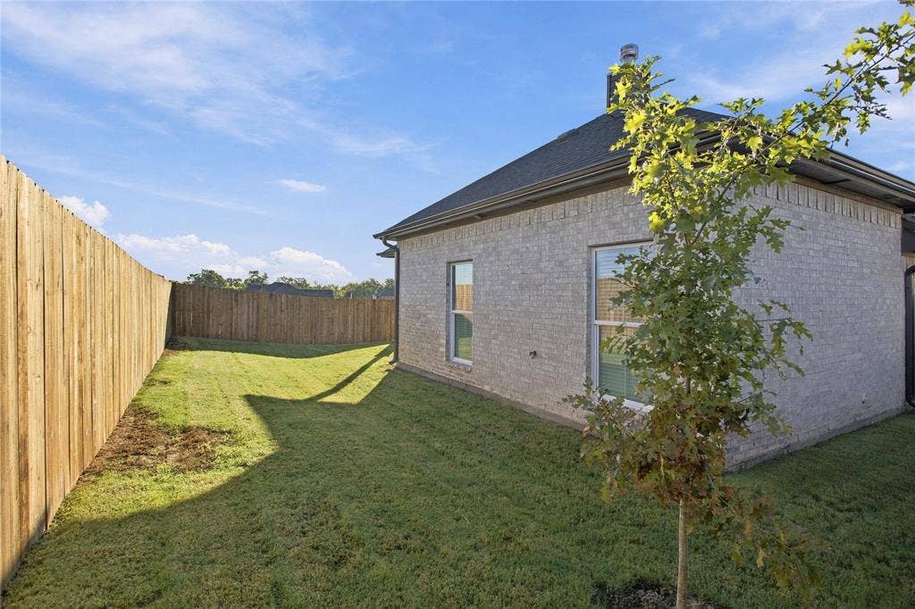 4215 Hummingbird Drive, Sherman, TX 75092