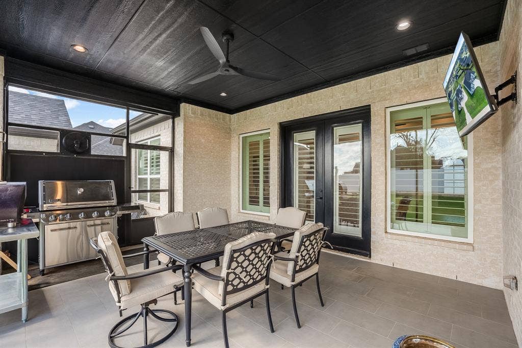 2156 Middlewood Circle, Granbury, TX 76049 2156 Middlewood Circle, Granbury, TX 76049