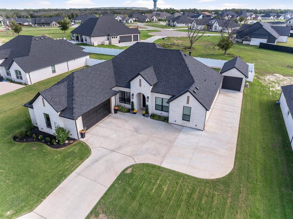 2156 Middlewood Circle, Granbury, TX 76049 Digitally enhanced dusk