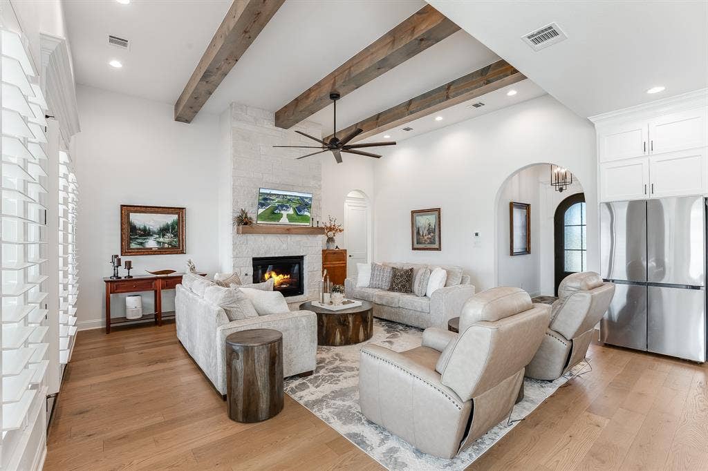 2156 Middlewood Circle, Granbury, TX 76049 2156 Middlewood Circle, Granbury, TX 76049