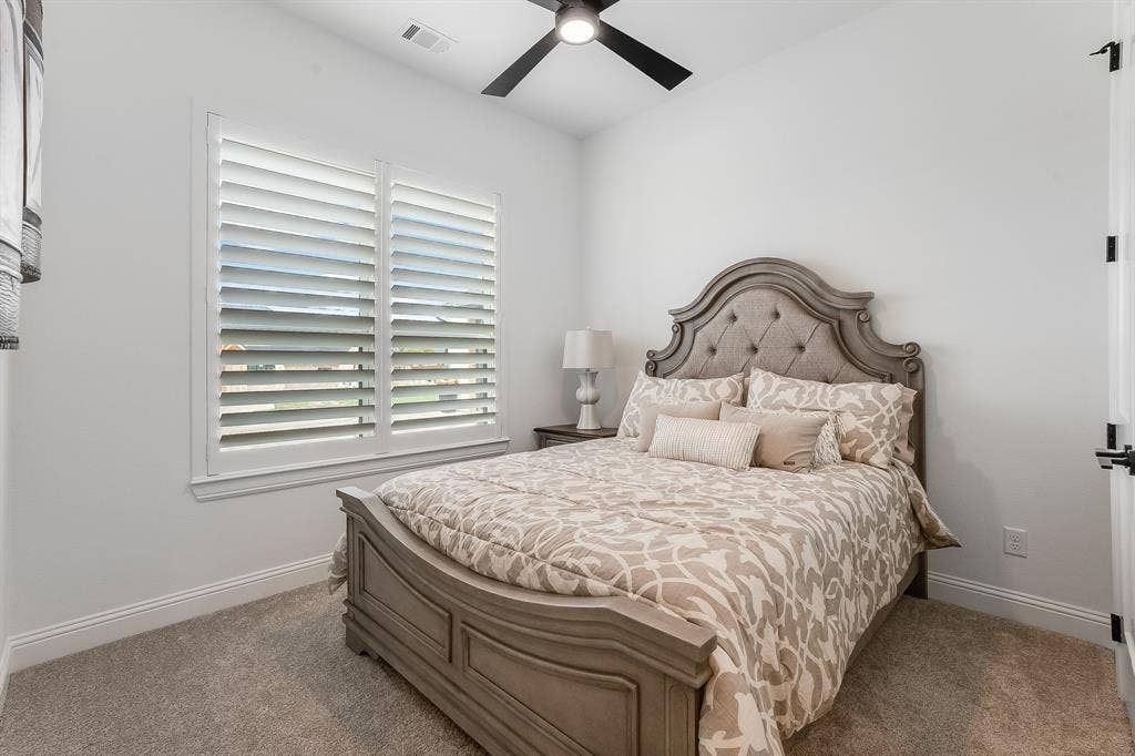2156 Middlewood Circle, Granbury, TX 76049 2156 Middlewood Circle, Granbury, TX 76049