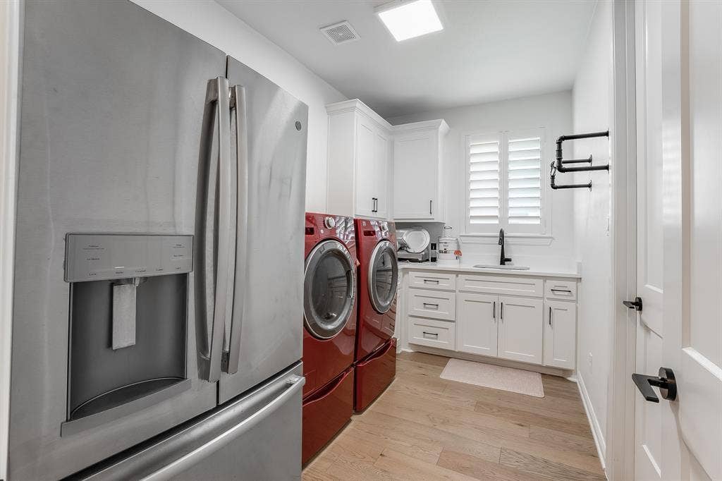 2156 Middlewood Circle, Granbury, TX 76049 2156 Middlewood Circle, Granbury, TX 76049