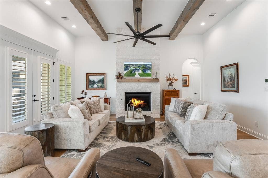 2156 Middlewood Circle, Granbury, TX 76049 2156 Middlewood Circle, Granbury, TX 76049
