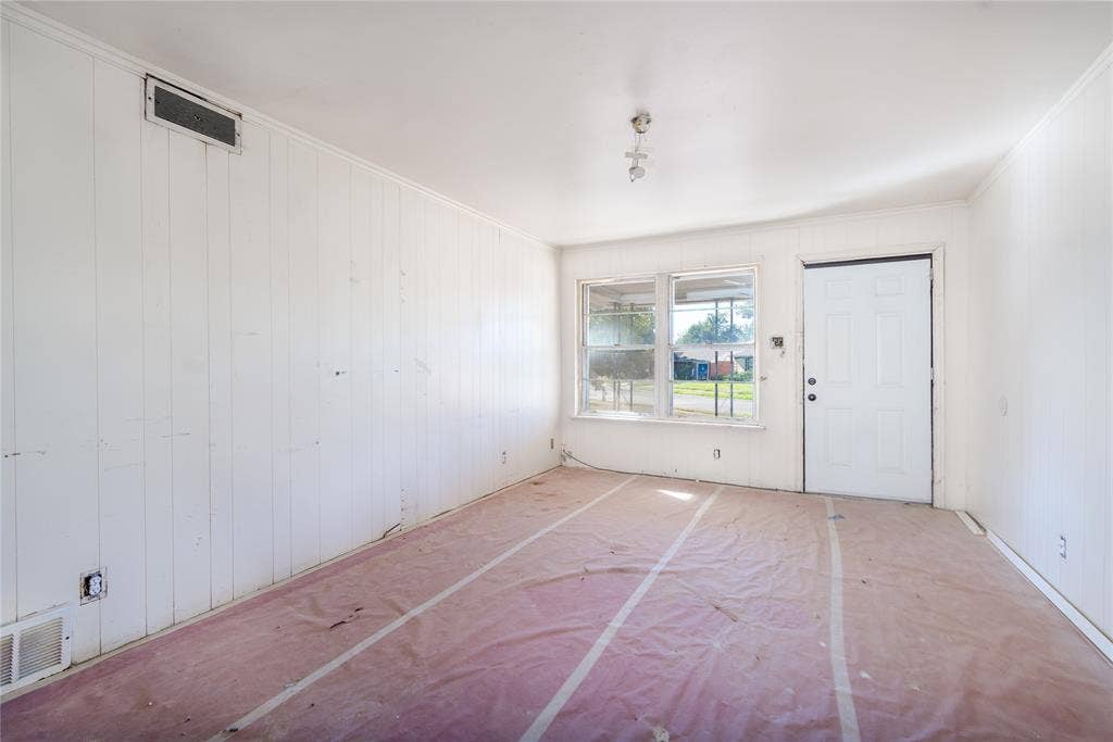 2823 San Marcus Avenue, Dallas, TX 75228 2823 San Marcus Avenue, Dallas, TX 75228