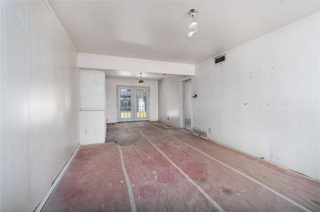 2823 San Marcus Avenue, Dallas, TX 75228 2823 San Marcus Avenue, Dallas, TX 75228
