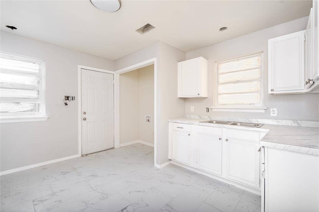 2823 San Marcus Avenue, Dallas, TX 75228 2823 San Marcus Avenue, Dallas, TX 75228