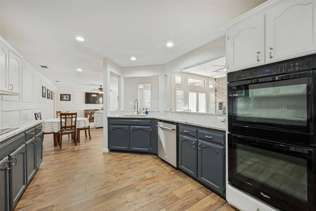 Beautiful Kitchen with Double Ovens