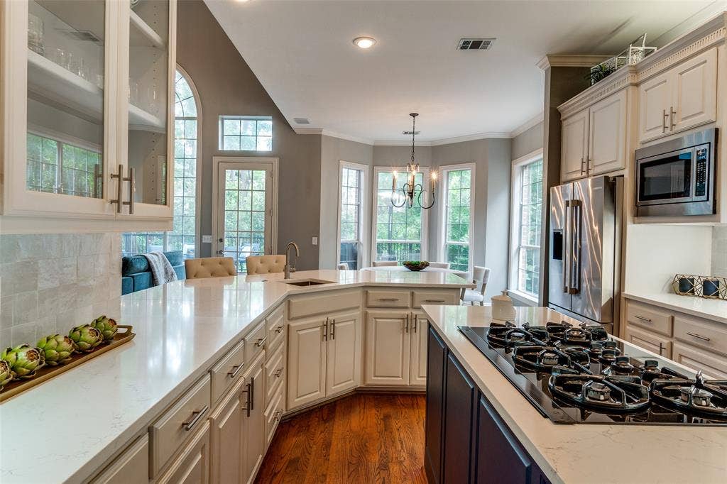 9352 Stratford Way, Dallas, TX 75220 9352 Stratford Way, Dallas, TX 75220