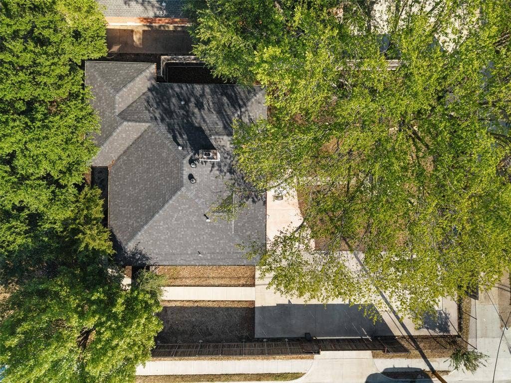 6404 E Lovers Lane, Dallas, TX 75214 6404 E Lovers Lane, Dallas, TX 75214