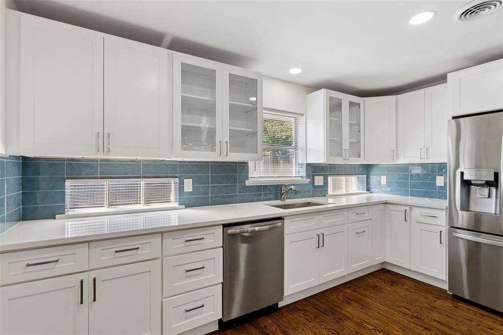 6404 E Lovers Lane, Dallas, TX 75214 6404 E Lovers Lane, Dallas, TX 75214
