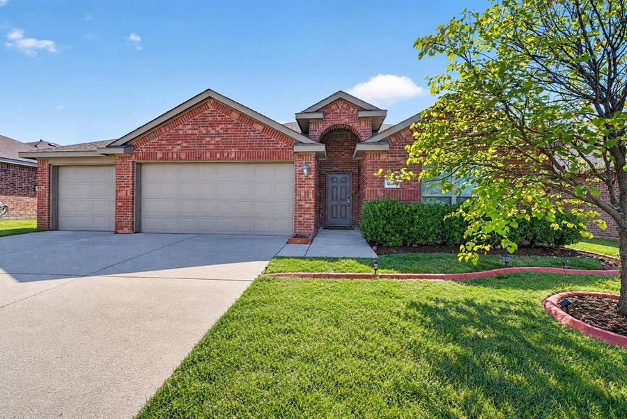 Property photo for 1048 Mercury Drive, Lavon, TX