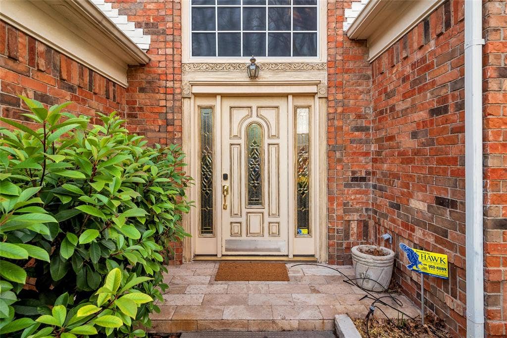 4523 Wescott Drive, Grand Prairie, TX 75052 Brick facade with decorative stone accents