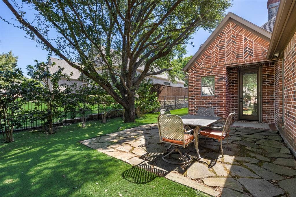2400 Legend Drive, Heath, TX 75032 2400 Legend Drive, Heath, TX 75032
