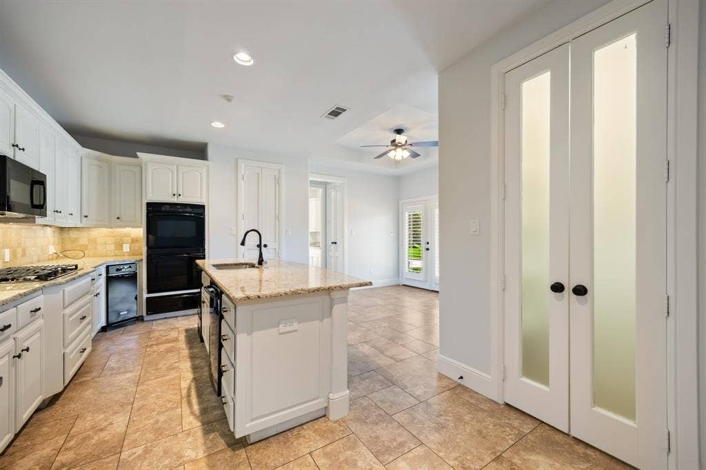 2400 Legend Drive, Heath, TX 75032 2400 Legend Drive, Heath, TX 75032