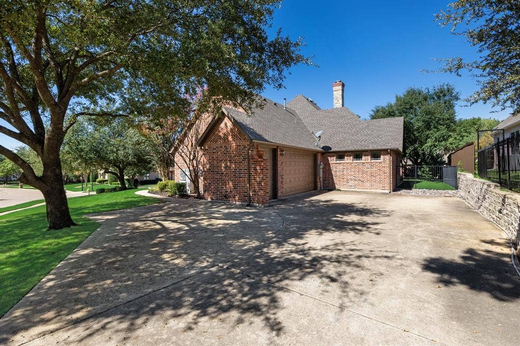 2400 Legend Drive, Heath, TX 75032 2400 Legend Drive, Heath, TX 75032