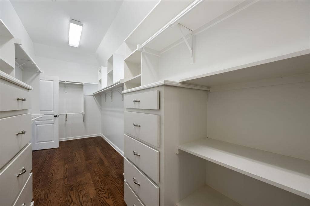 2400 Legend Drive, Heath, TX 75032 2400 Legend Drive, Heath, TX 75032