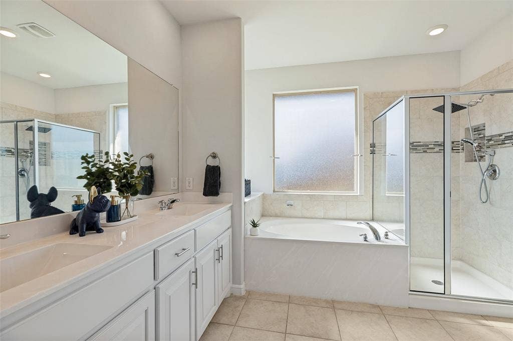 3437 Lauren Street, Krum, TX 76249