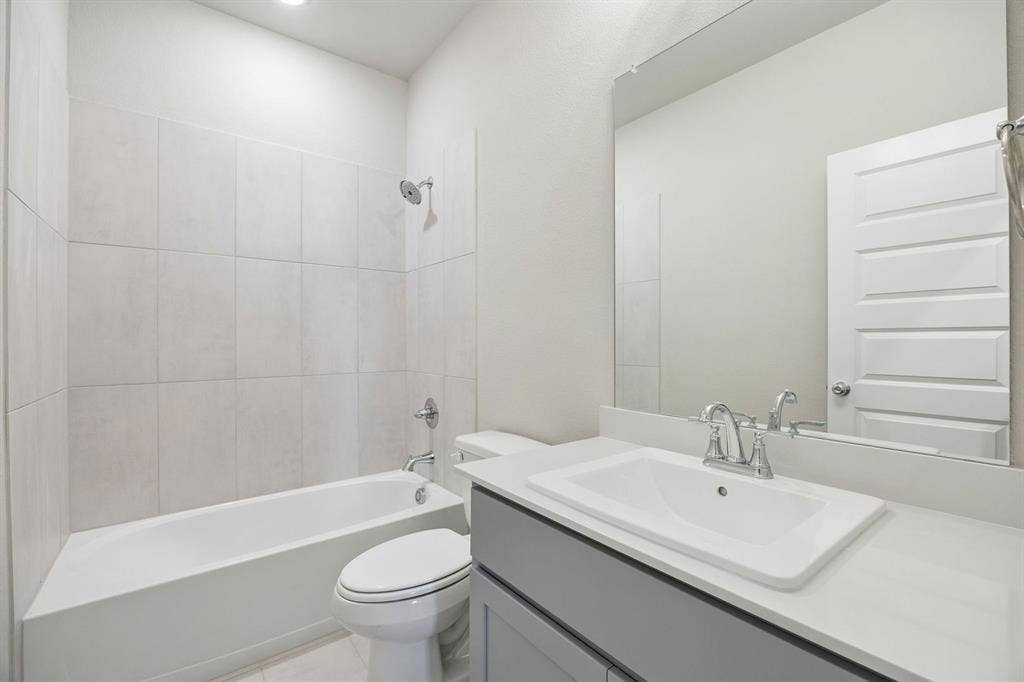 Bathroom in the Emmy II home plan - REPRESENTATIVE PHOTO