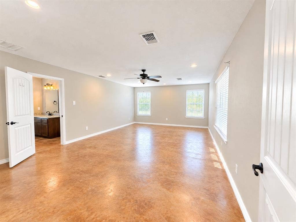 418 County Road 2615, Telephone, TX 75488