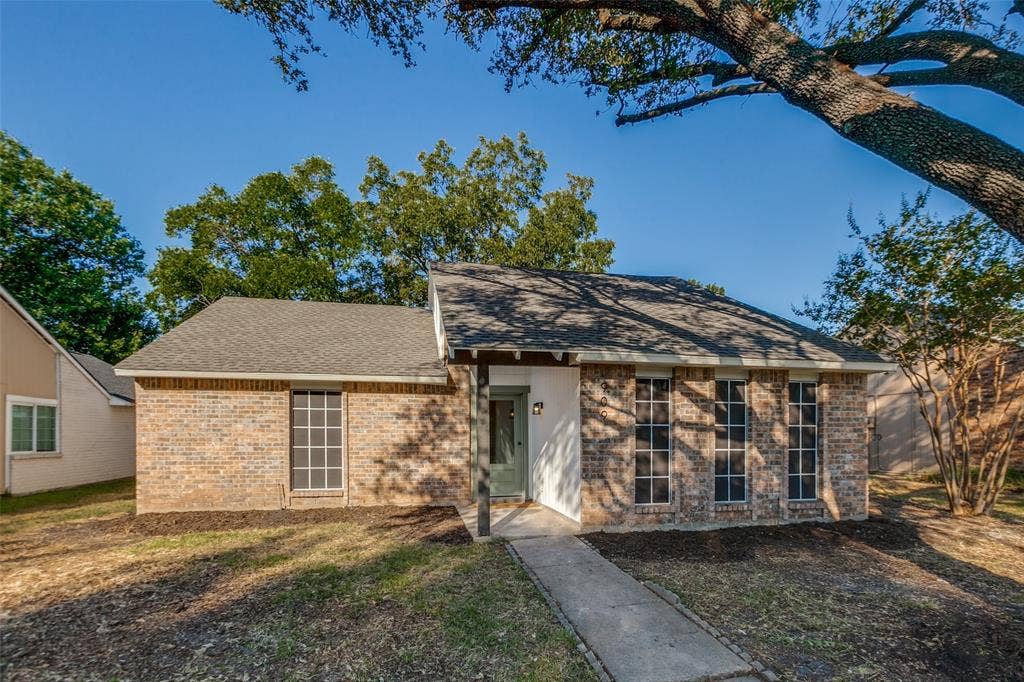 909 Maydelle Lane, Garland, TX 75042