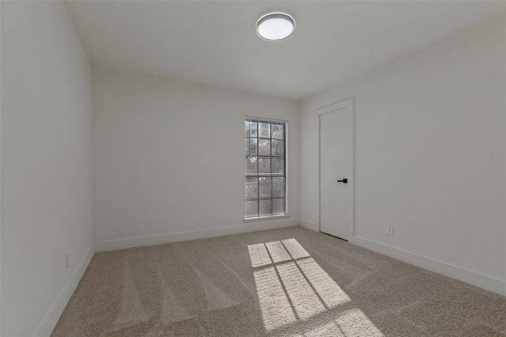 909 Maydelle Lane, Garland, TX 75042